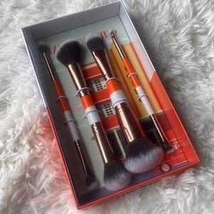 ✨NEW IN BOX LUXIE PAUTIPS BRUSH SET✨